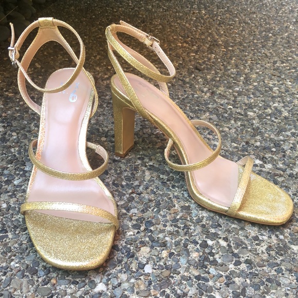 Mix No. 6 Aliciana Sparkly Gold Strappy Block Heels - Size 9